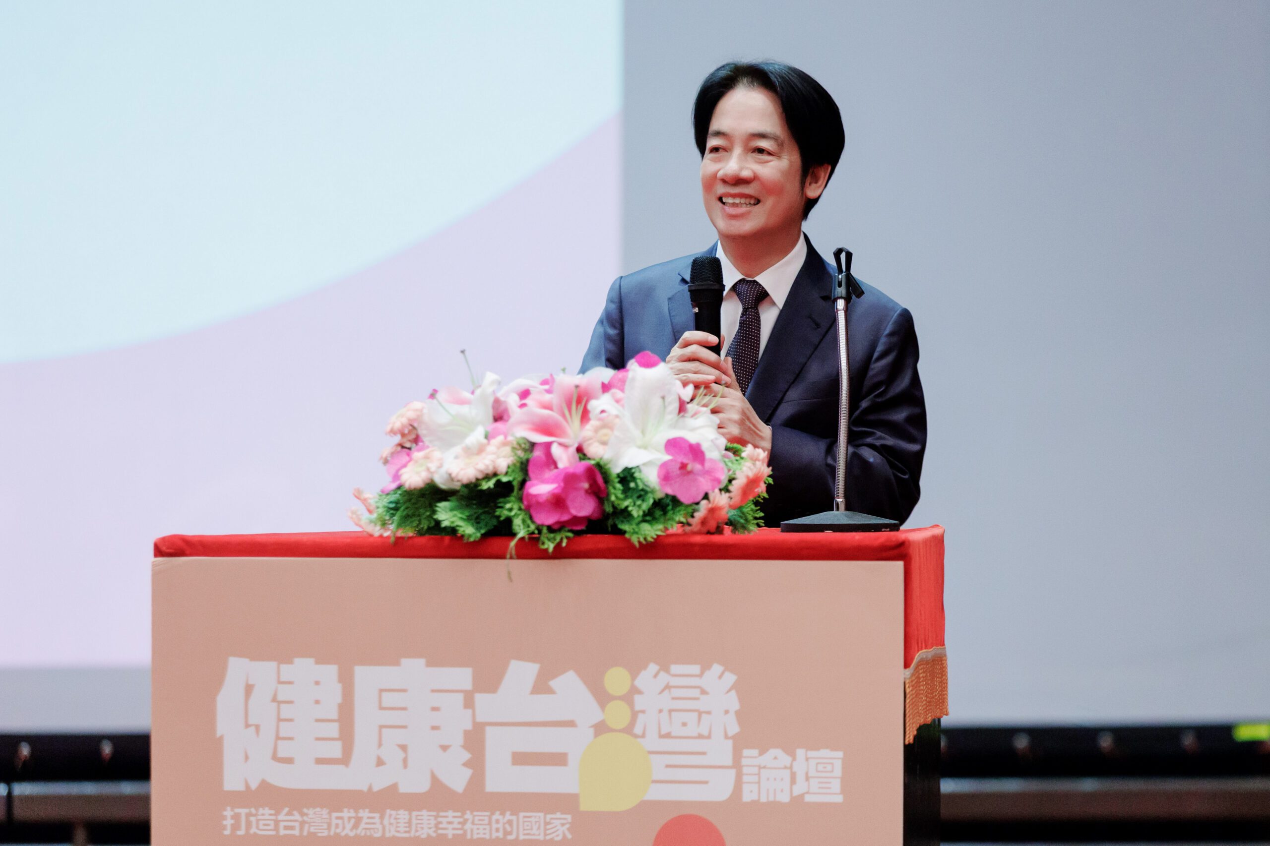 驚!昔日喝全糖的賴清德脫口「不喝全糖珍奶、響應低醣飲食」 驚!昔日喝全糖的賴清德脫口「不喝全糖珍奶、響應低醣飲食」