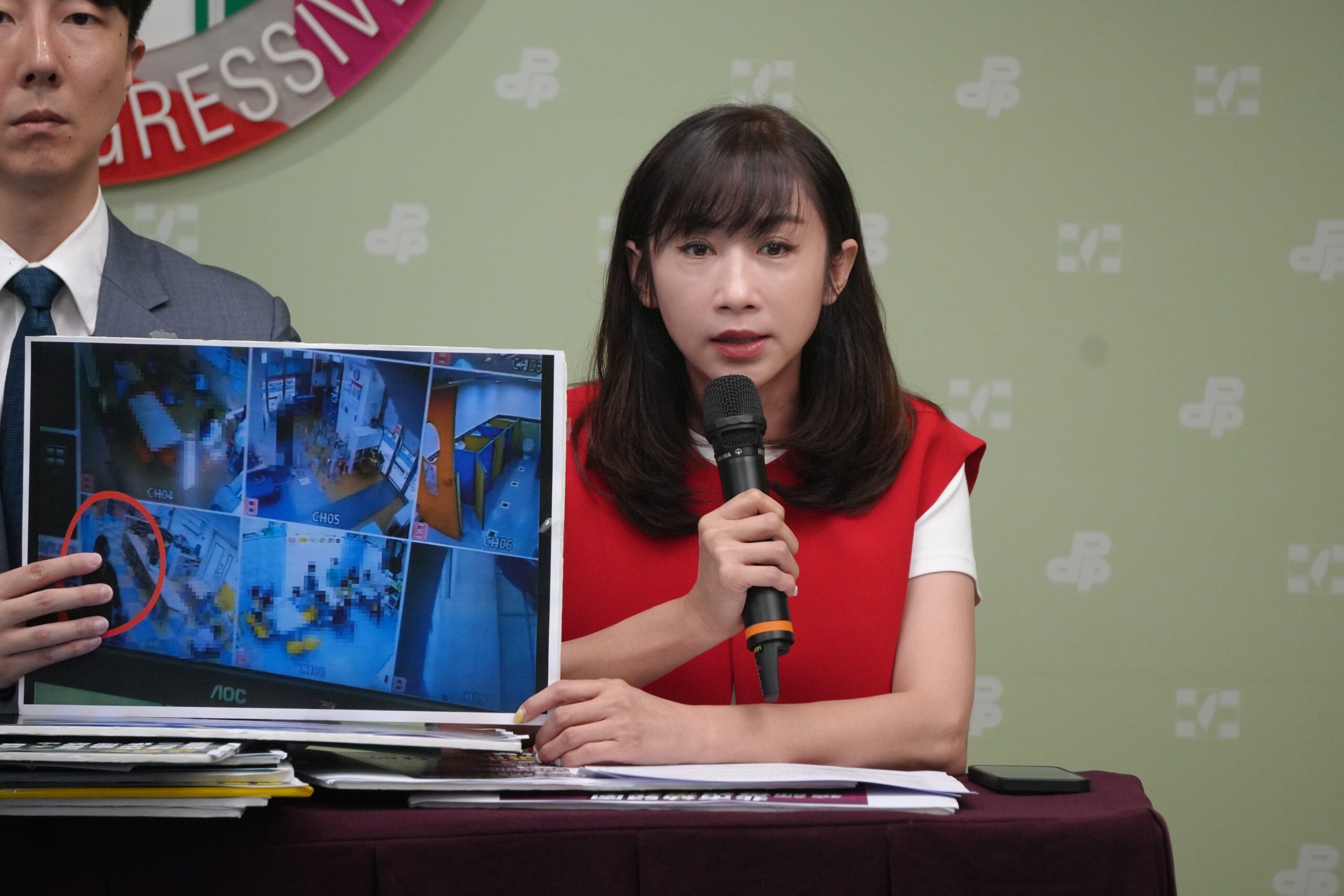 台北幼兒園性侵案 許淑華震怒:藍白市府有三次機會阻止悲劇發生 台北幼兒園性侵案 許淑華震怒:藍白市府有三次機會阻止悲劇發生