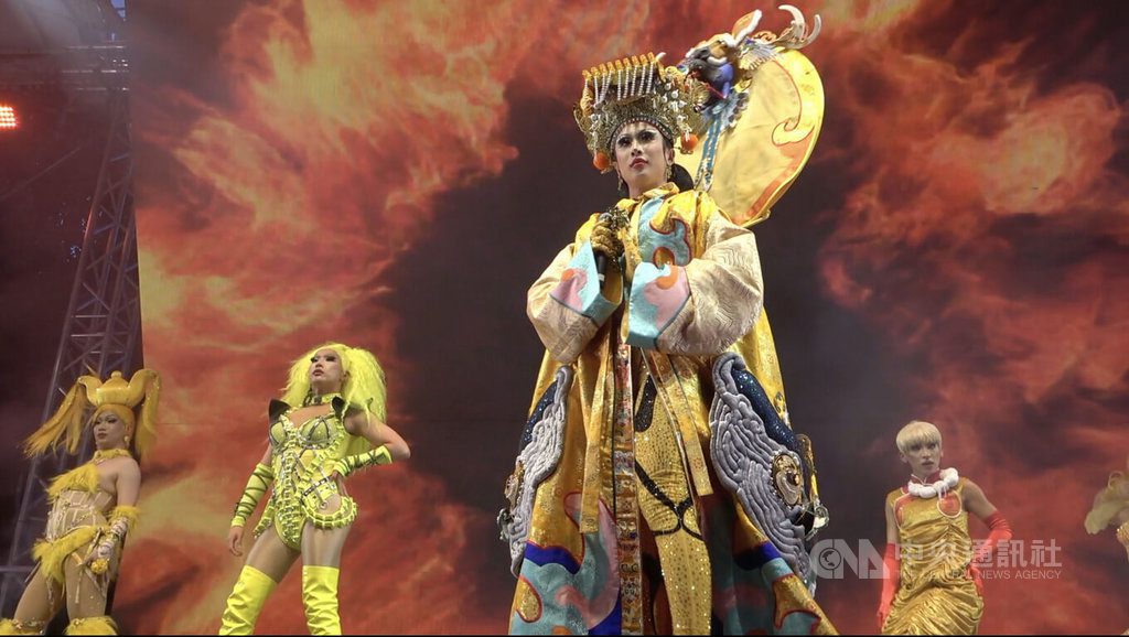 妮妃雅扮媽祖表演「寶島富麗秀」登巴黎文化奧運 喊:中華台北就是台灣! 妮妃雅扮媽祖表演「寶島富麗秀」登巴黎文化奧運 喊:中華台北就是台灣!