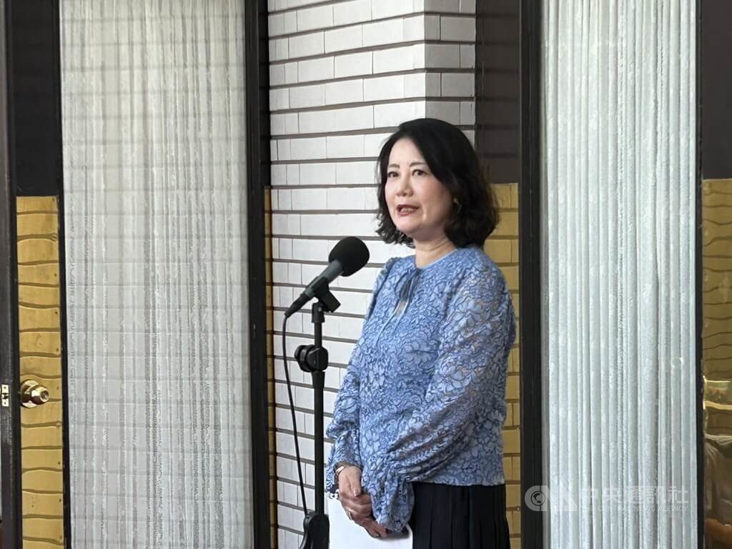 駁盧秀燕「個人史觀」說 綠反問爭取元首或自甘特首 駁盧秀燕「個人史觀」說 綠反問爭取元首或自甘特首