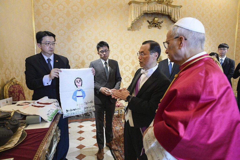 駐教廷大使呈遞國書 教宗溫暖接待為台灣和平祈禱 駐教廷大使呈遞國書 教宗溫暖接待為台灣和平祈禱