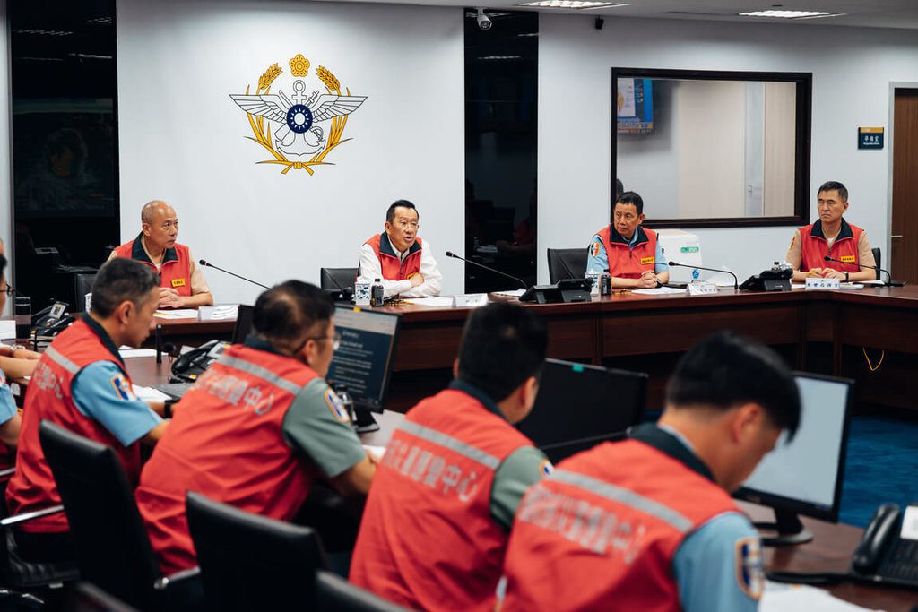 顧立雄主持國軍災防會議 肯定官兵主動投入救災 顧立雄主持國軍災防會議 肯定官兵主動投入救災