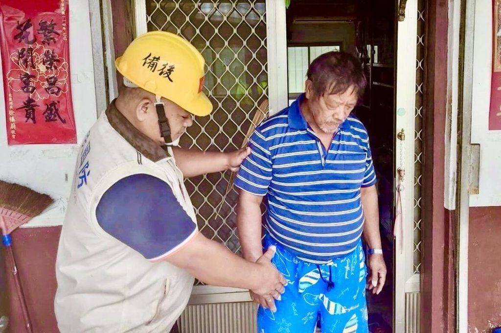 颱風楊柳來襲 花蓮屏東後輔幹部協助民眾預防性撤離 颱風楊柳來襲 花蓮屏東後輔幹部協助民眾預防性撤離