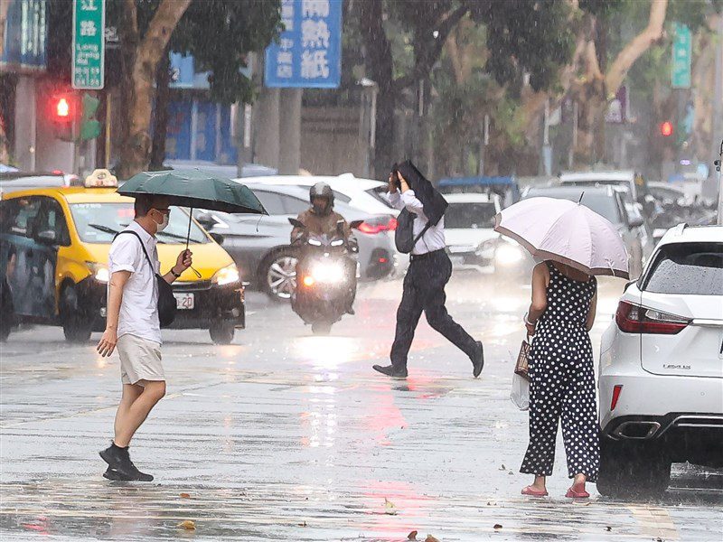 21日午後山區防大雨 估週末有熱帶低壓形成 21日午後山區防大雨 估週末有熱帶低壓形成