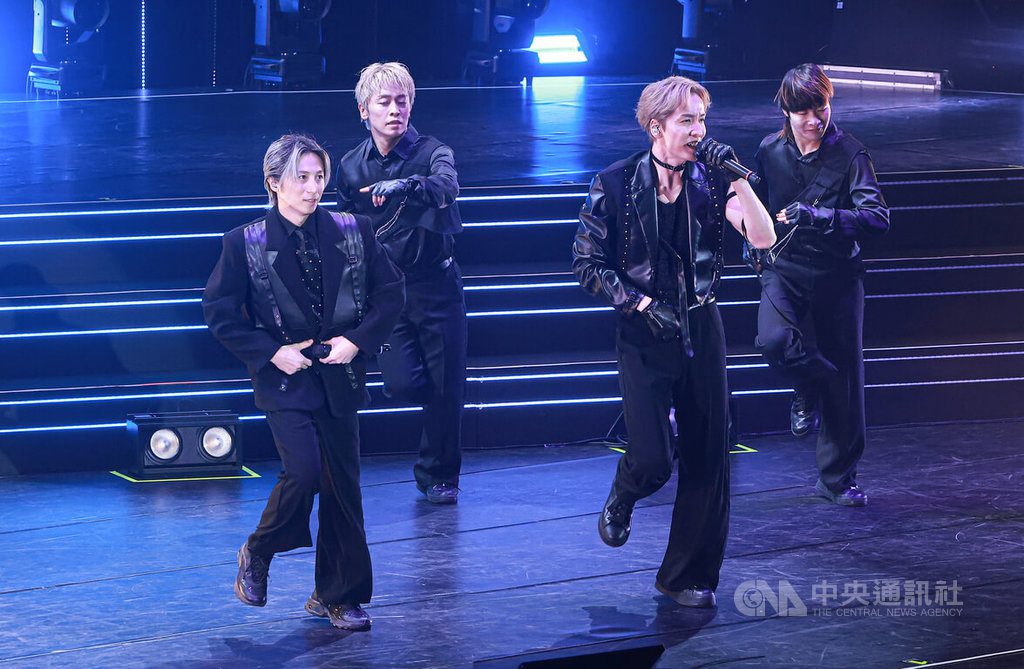 w-inds.連3年來台開唱 2000粉絲排字送蛋糕慶生 | 娛樂 | 中央社 CNA w-inds.連3年來台開唱 2000粉絲排字送蛋糕慶生 | 娛樂 | 中央社 CNA
