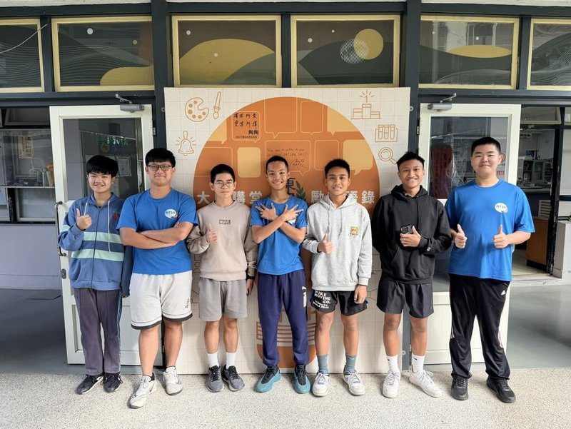 今年度全國語文競賽成績揭曉，國立台東高級中學有7名學生在原住民族語、客語、國語、台語及寫字等多項競賽項目中大放異彩，表現卓越，獲得特優、優等、甲等計7獎項。（台東高中提供）中央社記者盧太城台東傳真 114年11月26日