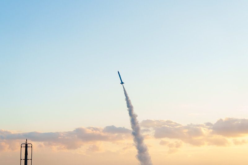 國立成功大學航太系「燃燒與推進實驗室」協同太空推進研究社研製AfterLight 1科研火箭，22日上午6時30分於旭海科研火箭發射場發射升空，火箭推進6秒，總飛行時間60秒、射高761公尺。（國家太空中心提供）中央社記者趙敏雅傳真　114年11月22日