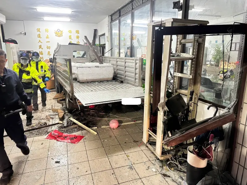 基隆八堵駐所警員遭撞 黃明昭:嫌犯有幻聽幻覺