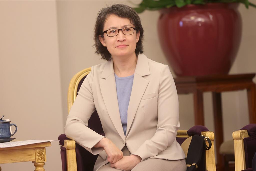 網傳蕭美琴要求免驗私酒? 外交部駁斥:均依規定辦理 網傳蕭美琴要求免驗私酒? 外交部駁斥:均依規定辦理