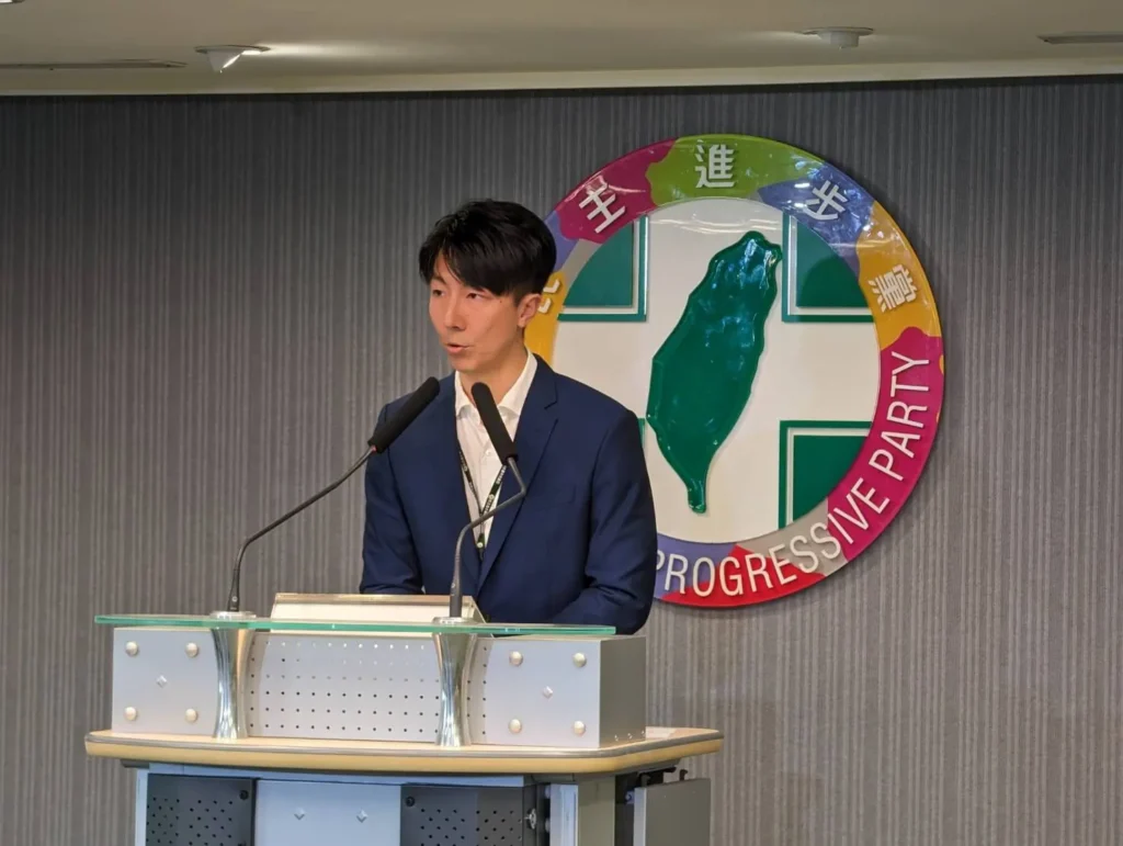 黃國昌咆哮「我有欠你嗎？」 民進黨：遺憾民眾黨成為國民黨的附庸