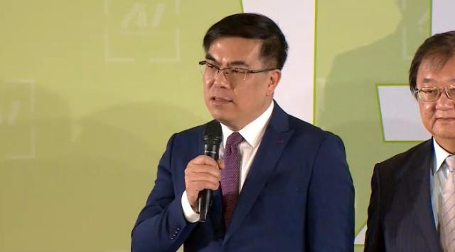 「氣象達人」彭啟明接任環境部長 彭:碳費是轉型不是負擔 「氣象達人」彭啟明接任環境部長 彭:碳費是轉型不是負擔