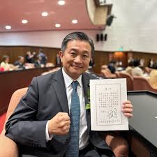 牛煦庭喊試用起薪打8折 王定宇:「比22K還低」 牛煦庭喊試用起薪打8折 王定宇:「比22K還低」