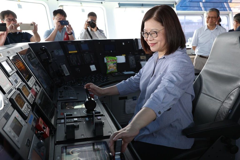 管碧玲視察南海調查任務 盼觀測團隊成南海調查關鍵力量 管碧玲視察南海調查任務 盼觀測團隊成南海調查關鍵力量