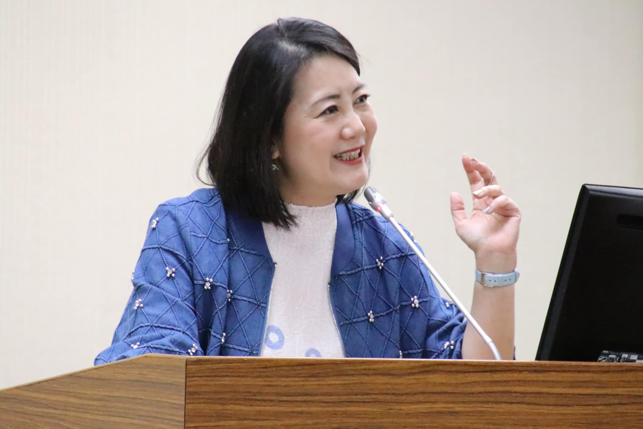 國會擴權法案68條只討論4條就要表決 吳思瑤批「沒有程序正義」 國會擴權法案68條只討論4條就要表決 吳思瑤批「沒有程序正義」