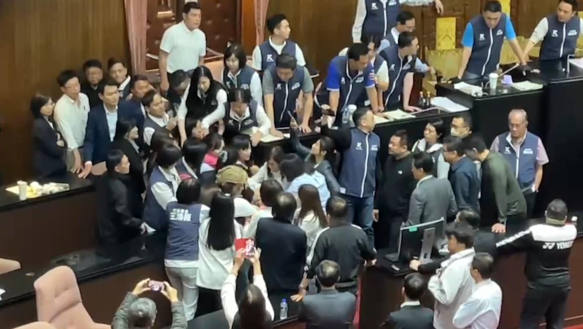 懶人包|國會改革程序爭議 沒協商就表決?綠委提40散會動議? 懶人包|國會改革程序爭議 沒協商就表決?綠委提40散會動議?