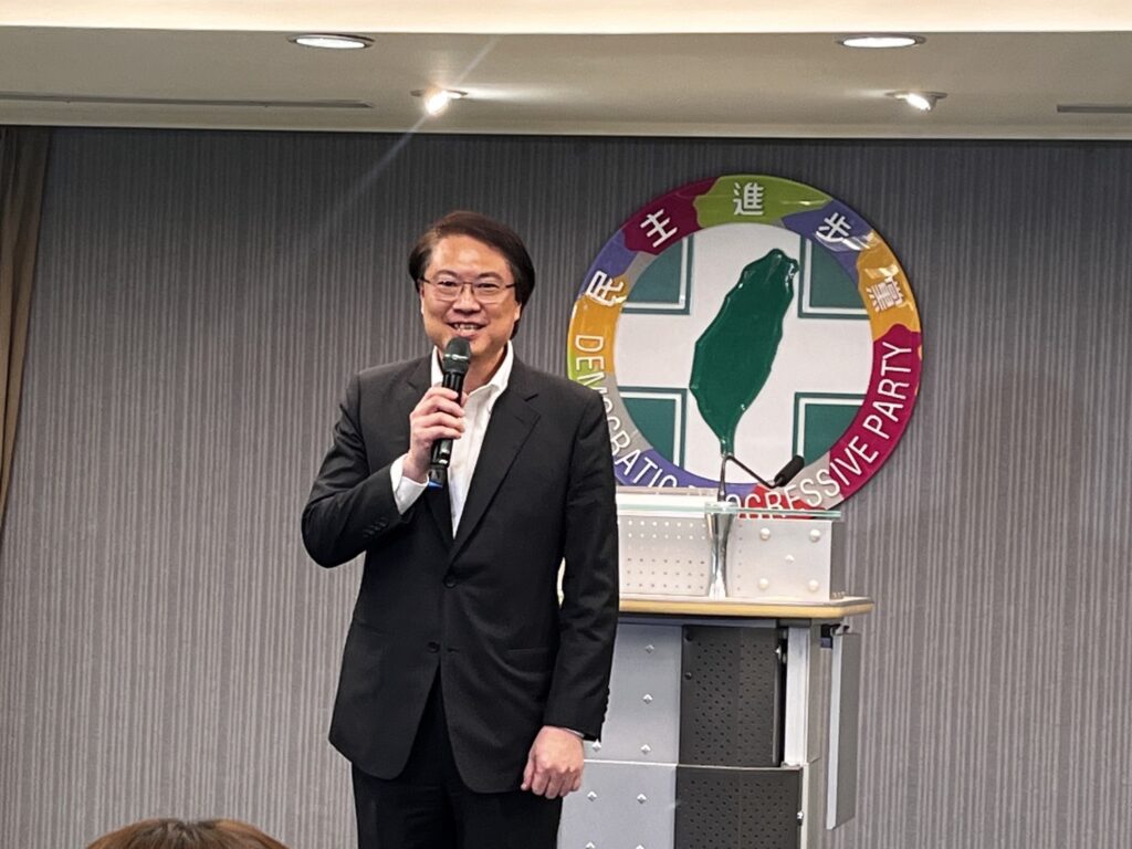 林右昌接任民進黨秘書長 將會走訪各地方村落「黨中央」 林右昌接任民進黨秘書長 將會走訪各地方村落「黨中央」