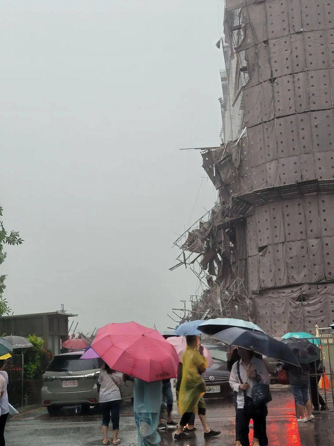 雲林縣6日驚傳工安意外 鷹架倒塌致2死3傷 雲林縣6日驚傳工安意外 鷹架倒塌致2死3傷