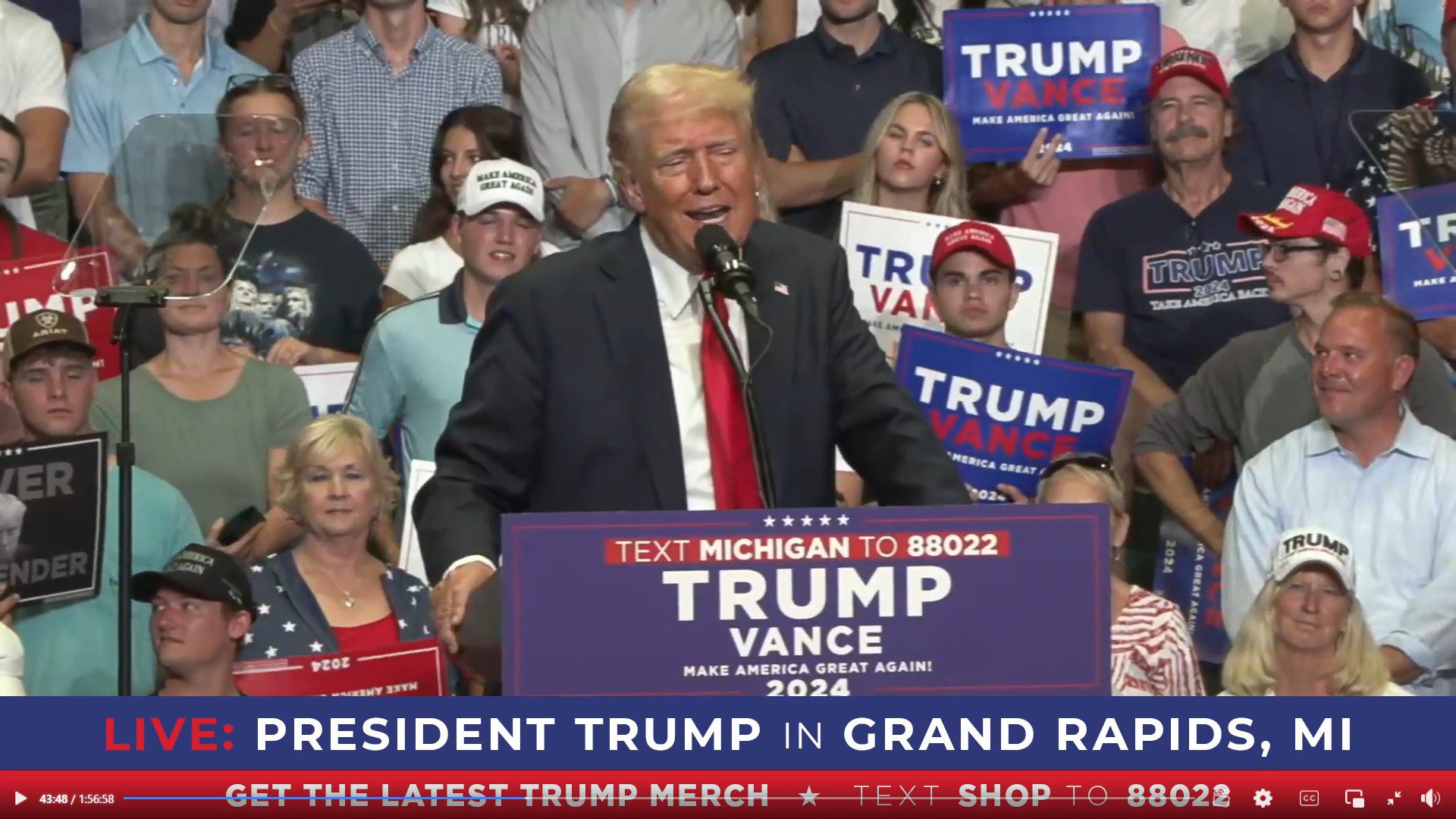 槍擊案後首度露面造勢活動 川普：我為民主擋子彈！