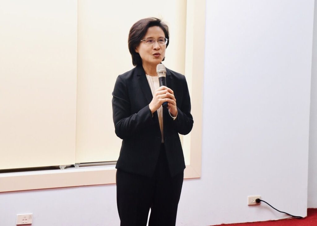 鄭麗君:總預算投入破百億  助中小企業升級轉型 鄭麗君:總預算投入破百億  助中小企業升級轉型