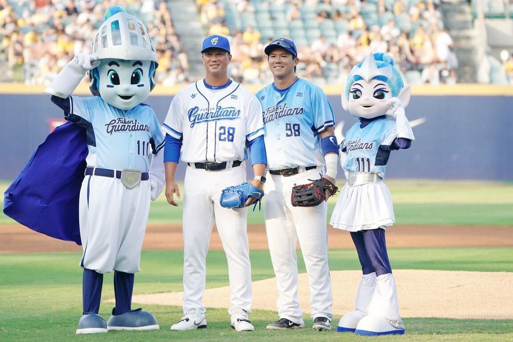 高國輝宣傳世壯運為悍將開球 談近期球隊低潮 高國輝宣傳世壯運為悍將開球 談近期球隊低潮