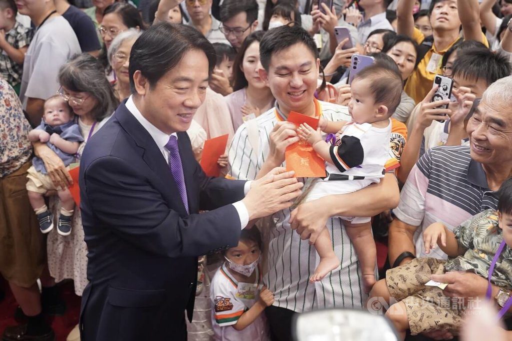 鼓勵生產報國 賴總統:兩個恰恰好、三個多麼好 鼓勵生產報國 賴總統:兩個恰恰好、三個多麼好
