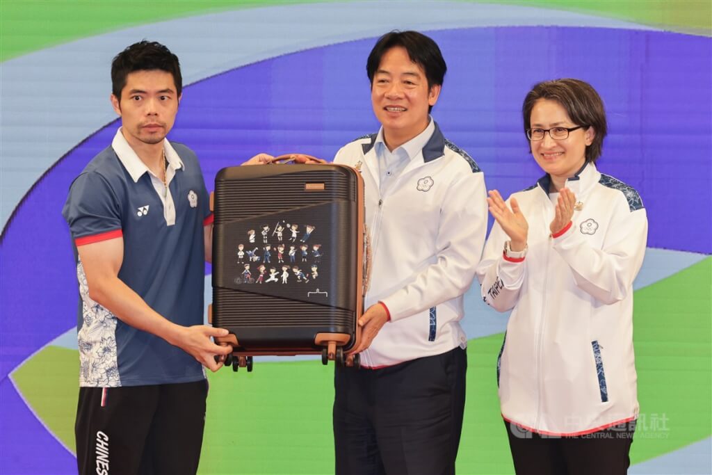 賴總統「蘋果鳳梨」招待莊智淵  盼續栽培桌球人才 賴總統「蘋果鳳梨」招待莊智淵  盼續栽培桌球人才