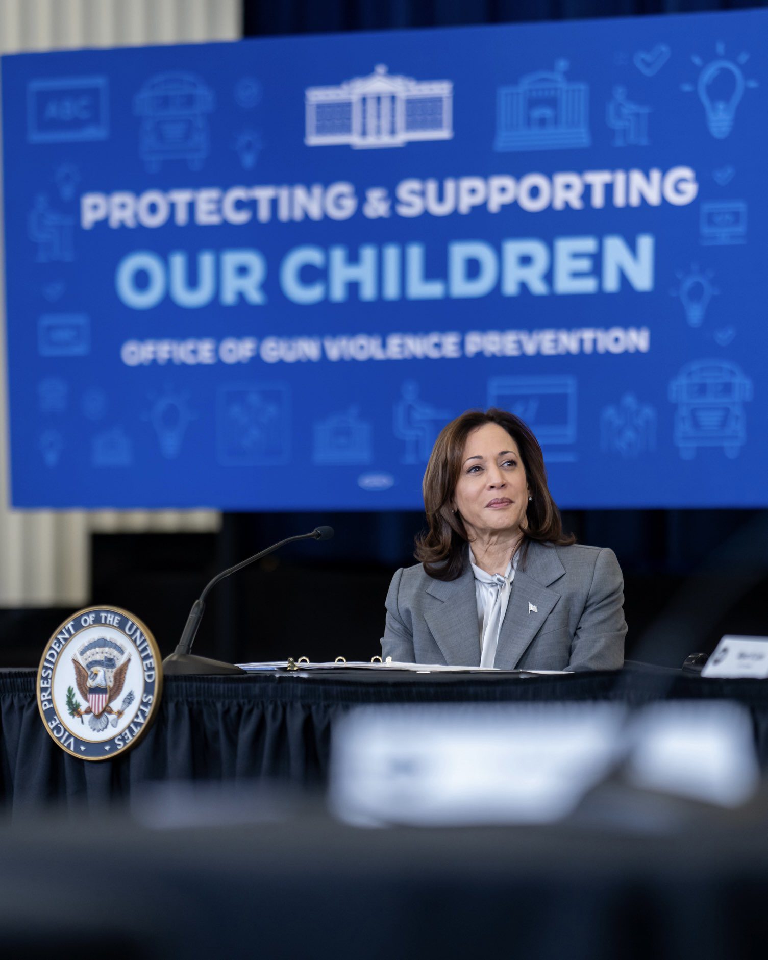 賀錦麗全代會演說 警告別讓川普帶美國走回頭路