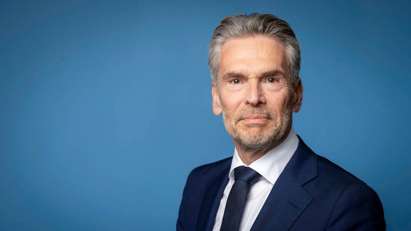 荷蘭總理:擴大管制輸中晶片設備 ASML利益將納考量 荷蘭總理:擴大管制輸中晶片設備 ASML利益將納考量