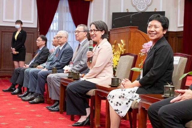 副總統見環保獲獎得主 感謝用專業讓台灣更美麗乾淨 副總統見環保獲獎得主 感謝用專業讓台灣更美麗乾淨