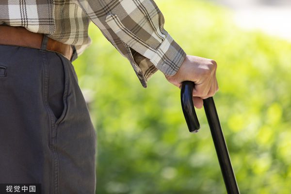台南養護機構女員工開直播猥褻老人 二審改判6月 台南養護機構女員工開直播猥褻老人 二審改判6月