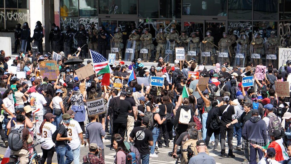 洛杉磯騷亂再起:掃蕩40名非法外籍人事引爆街頭衝突 國民警衛隊進駐 洛杉磯騷亂再起:掃蕩40名非法外籍人事引爆街頭衝突 國民警衛隊進駐