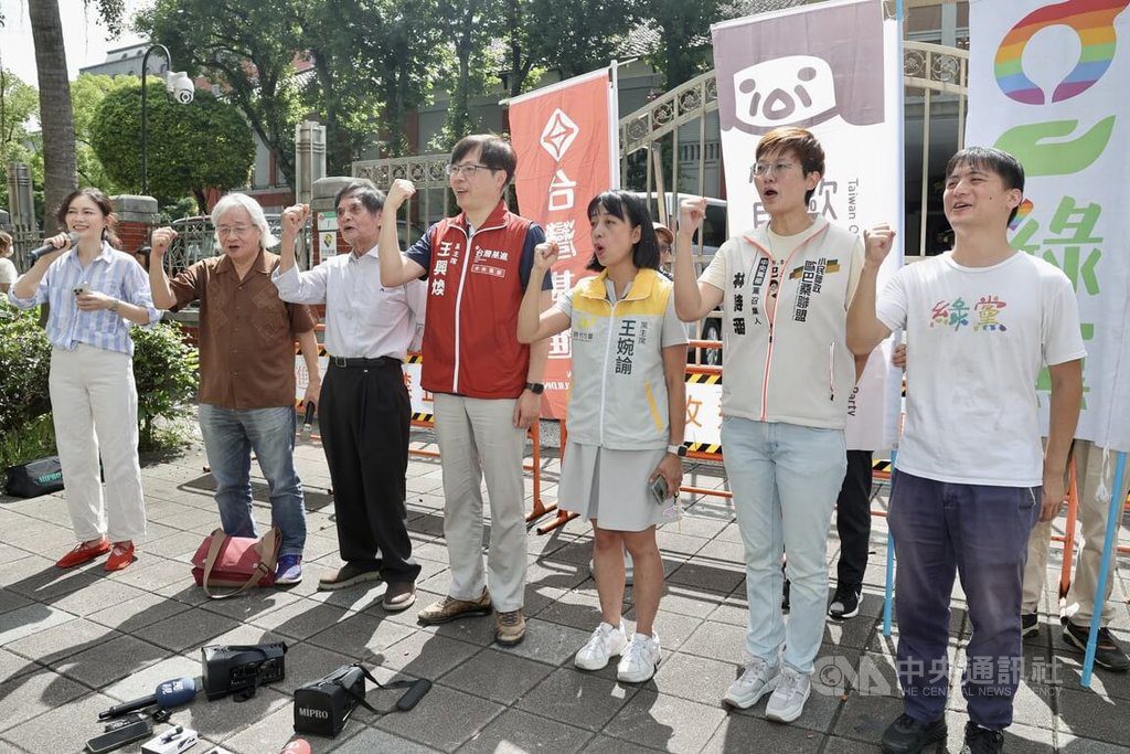 本土小黨聯合宣傳大罷免 首站前往花蓮縣 本土小黨聯合宣傳大罷免 首站前往花蓮縣