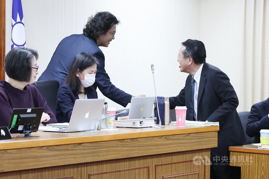 顧立雄:7/4舉行F-5除役儀式 規劃製作紀念影片 顧立雄:7/4舉行F-5除役儀式 規劃製作紀念影片