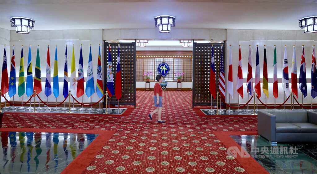 中美元首通話後川普未提台灣 外交部:中方新聞稿刻意扭曲主權 中美元首通話後川普未提台灣 外交部:中方新聞稿刻意扭曲主權