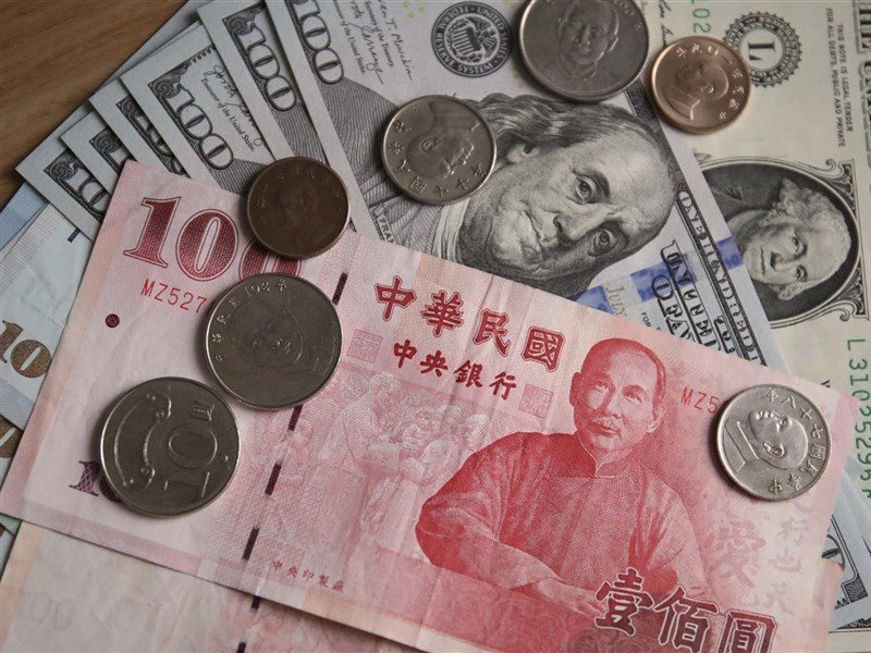 關稅大限將至 新台幣重貶逾1角跌破29.6元 關稅大限將至 新台幣重貶逾1角跌破29.6元