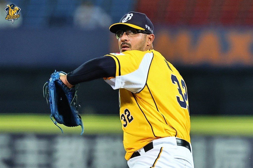 考慮超過1個月決定留下 羅戈:很喜歡這支球隊 考慮超過1個月決定留下 羅戈:很喜歡這支球隊