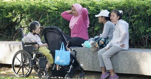 逾80歲聘外看免評8月上路 重症家庭1天完成招募 逾80歲聘外看免評8月上路 重症家庭1天完成招募