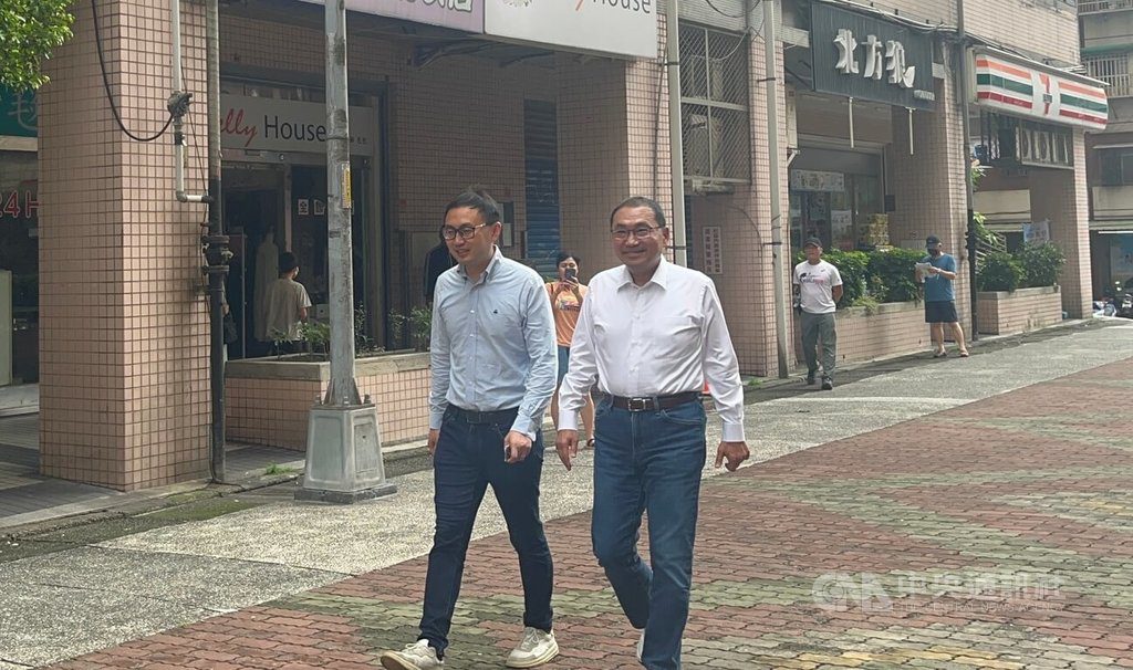 侯友宜陪藍營立委投票 盼國家未來會更好 侯友宜陪藍營立委投票 盼國家未來會更好