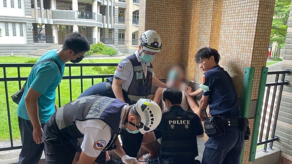 高雄警追查腳踏車失竊案 男嫌拒捕自傷遭逮送辦 高雄警追查腳踏車失竊案 男嫌拒捕自傷遭逮送辦