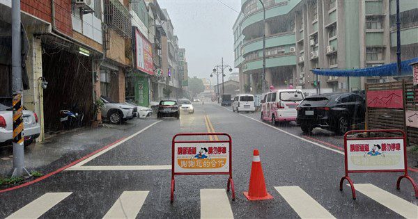中南部晚間雨勢加大 估31日白天起逐漸趨緩 中南部晚間雨勢加大 估31日白天起逐漸趨緩