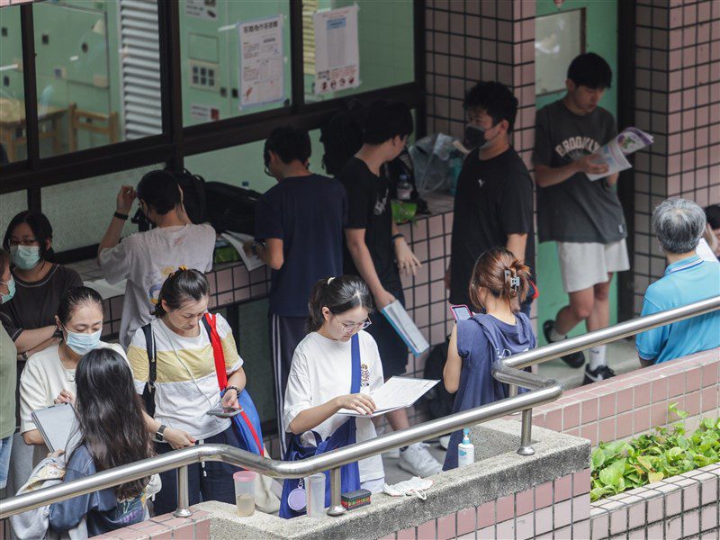 分科測驗數甲5標4年新高 歷史公民頂標創新低 分科測驗數甲5標4年新高 歷史公民頂標創新低