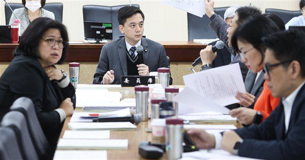 行政區劃法牽涉層面廣　立院要求內政部一週內提報告