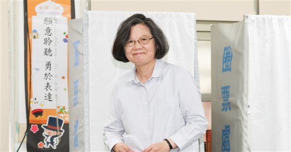 越困難越要團結 蔡英文籲續支持賴總統與執政團隊 越困難越要團結 蔡英文籲續支持賴總統與執政團隊