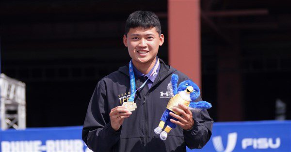 加射勝中國對手 湯智鈞奪世大運男子反曲弓金牌 加射勝中國對手 湯智鈞奪世大運男子反曲弓金牌