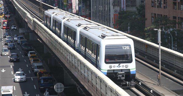 文湖線異常旅客走維修走道換乘 全線恢復正常營運 文湖線異常旅客走維修走道換乘 全線恢復正常營運