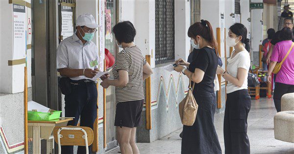 歐記者觀察罷免:台灣公民勇氣應啟發所有民主國家 歐記者觀察罷免:台灣公民勇氣應啟發所有民主國家