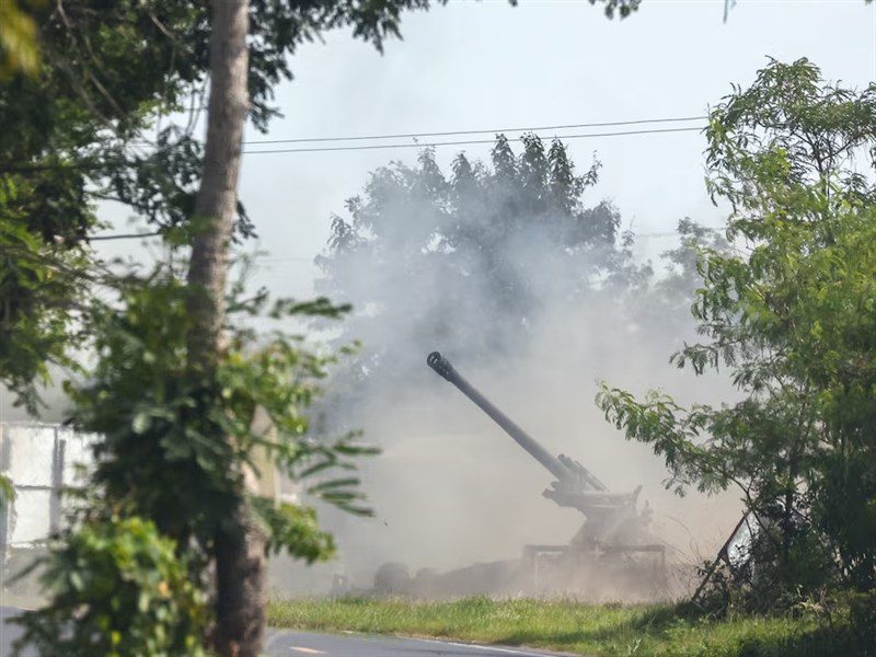 柬埔寨:泰國動用集束彈藥 違反國際法構成戰爭罪 柬埔寨:泰國動用集束彈藥 違反國際法構成戰爭罪