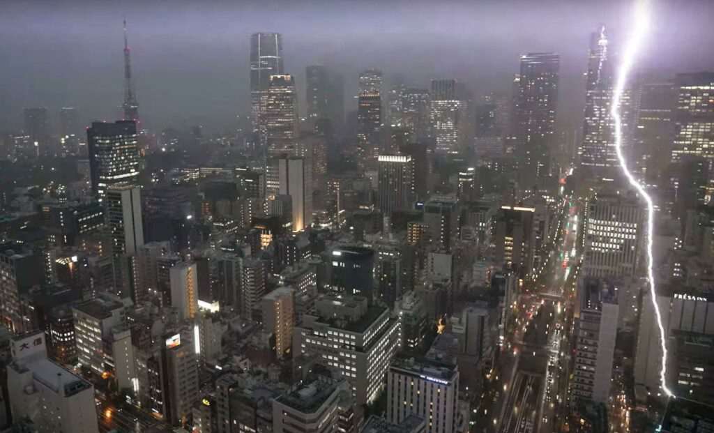 日本關東遇大雨 橫濱人孔蓋與路面瀝青噴飛2傷 日本關東遇大雨 橫濱人孔蓋與路面瀝青噴飛2傷