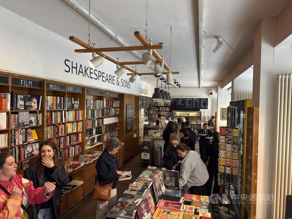 年輕人帶動德國書市成長 探索AI簡化營運成趨勢 年輕人帶動德國書市成長 探索AI簡化營運成趨勢