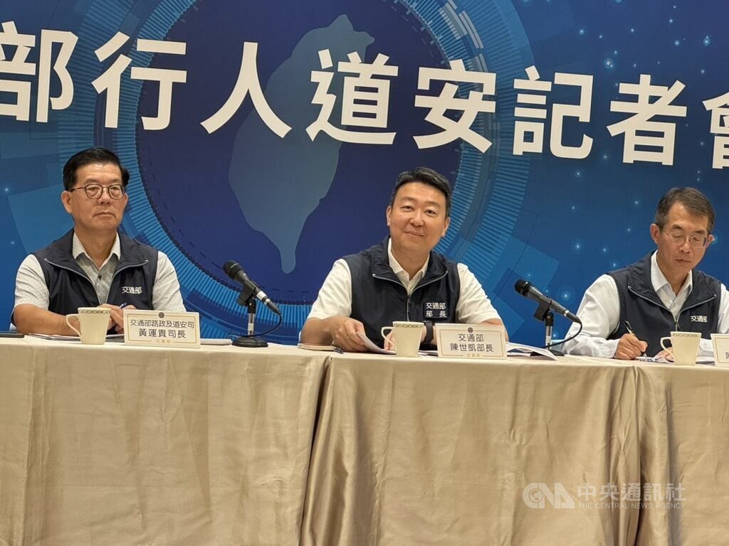 軍人升等商務艙 陳世凱：有業者擬9/3軍人節推出